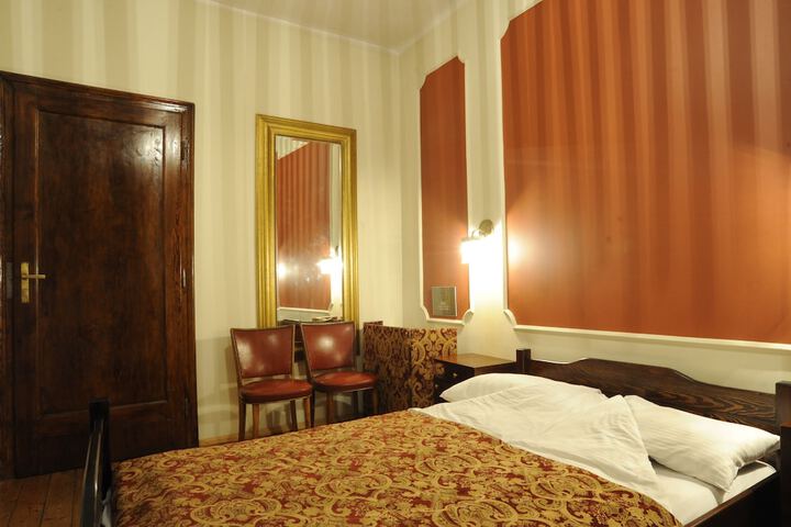 Room 15 of 54