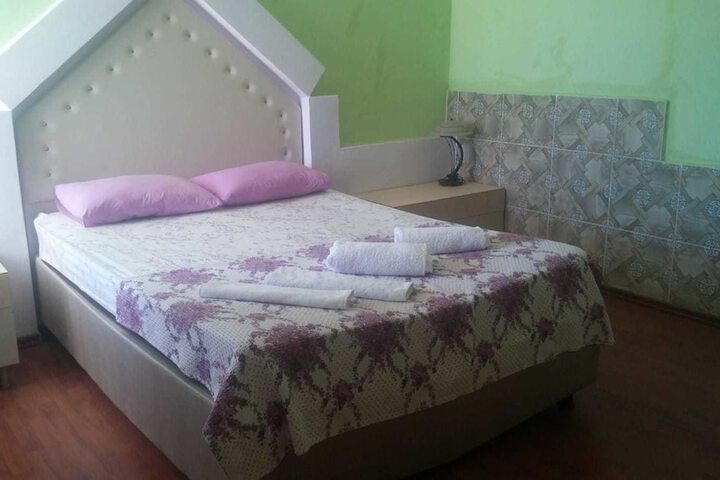 Room 9 of 31