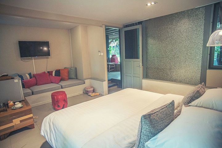 Room 75 of 283