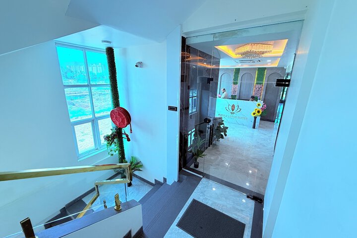 Hotel Interior 6 of 63
