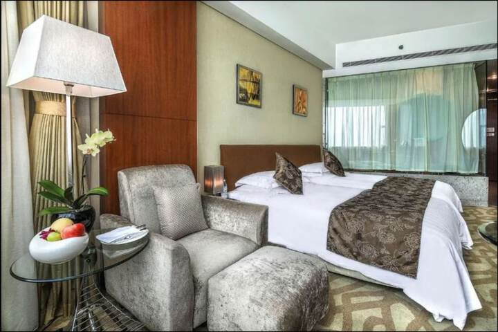 Room 12 of 224
