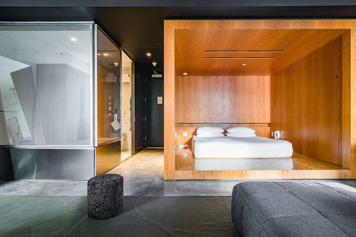 Room 17 of 52