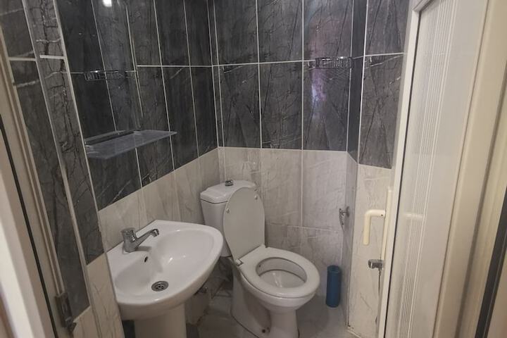 Room 12 of 25