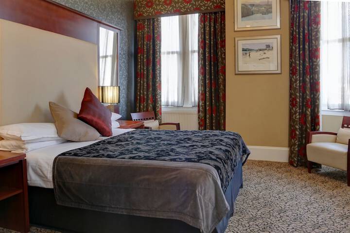 Room 7 of 40