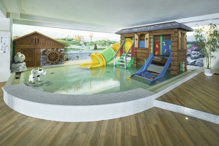 Pool 37 of 107