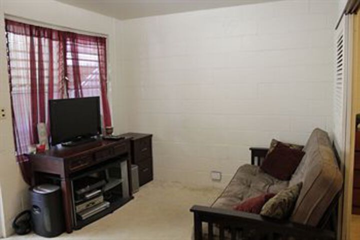 Room 3 of 6