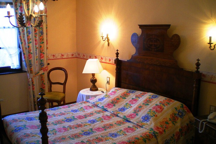 Room 6 of 35