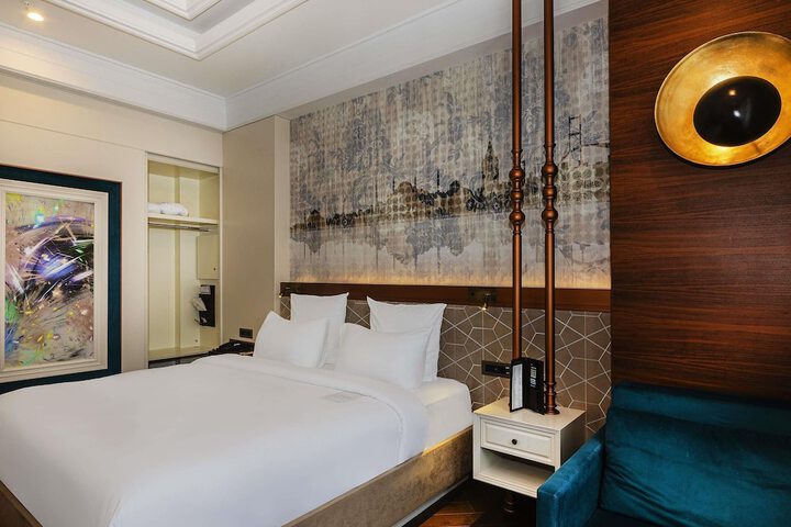 Room 20 of 105