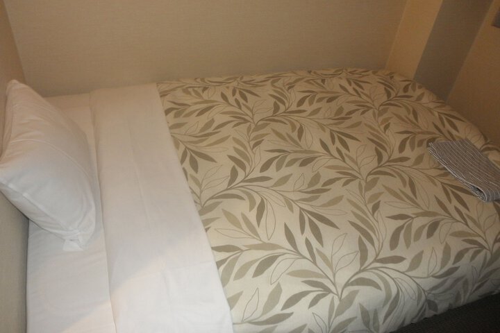 Room 8 of 63