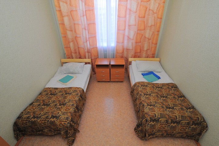 Room 25 of 100