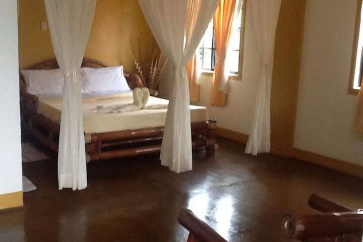 Room 7 of 26