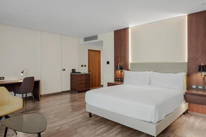 Room 30 of 73