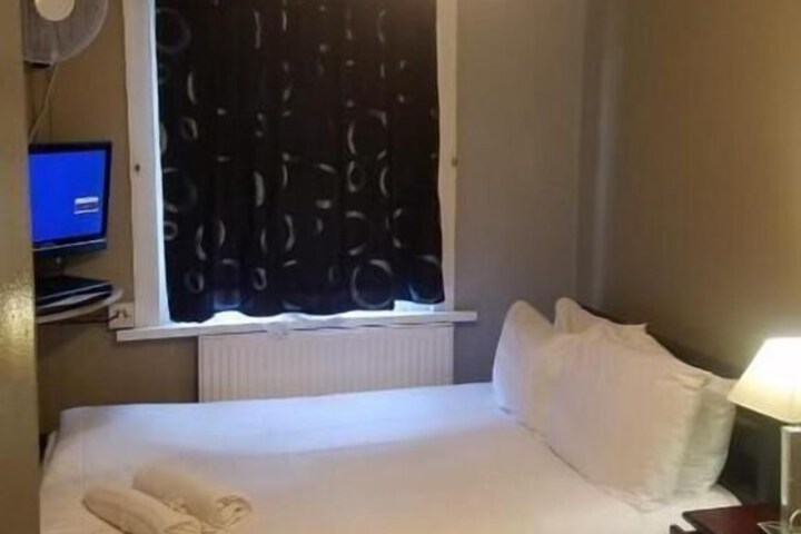 Room 16 of 51