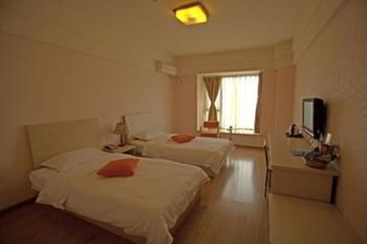 Room 10 of 23