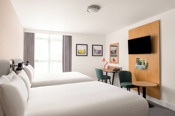 Room 40 of 130
