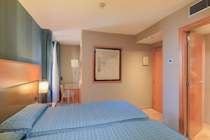 Room 11 of 73