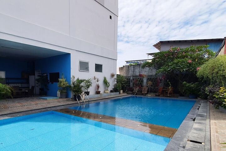 Pool Hotel