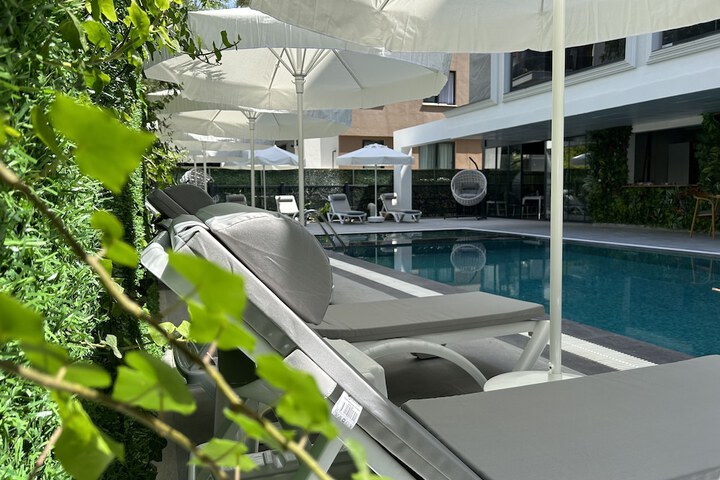 Pool 46 of 76