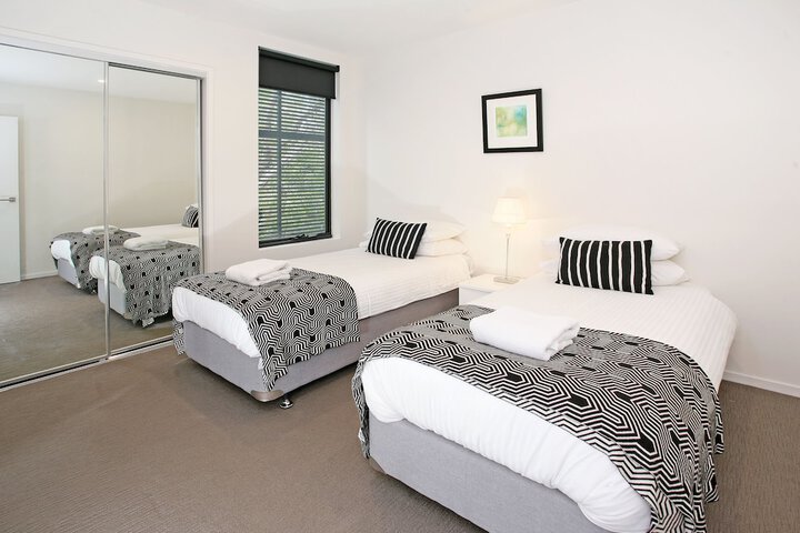 Room 4 of 11