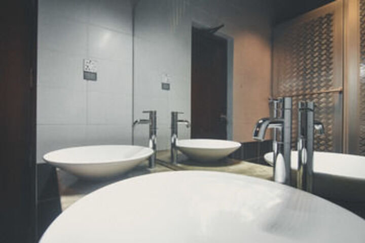 Room 5 of 33