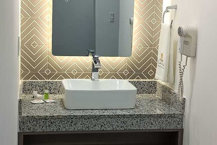 Room 11 of 12