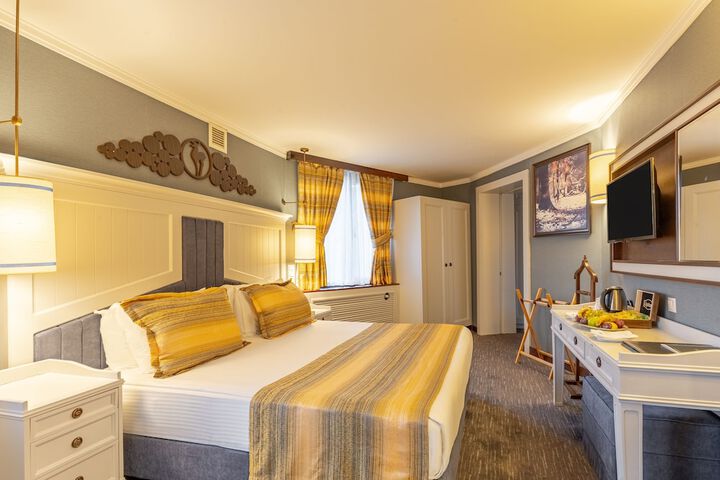 Room 38 of 120