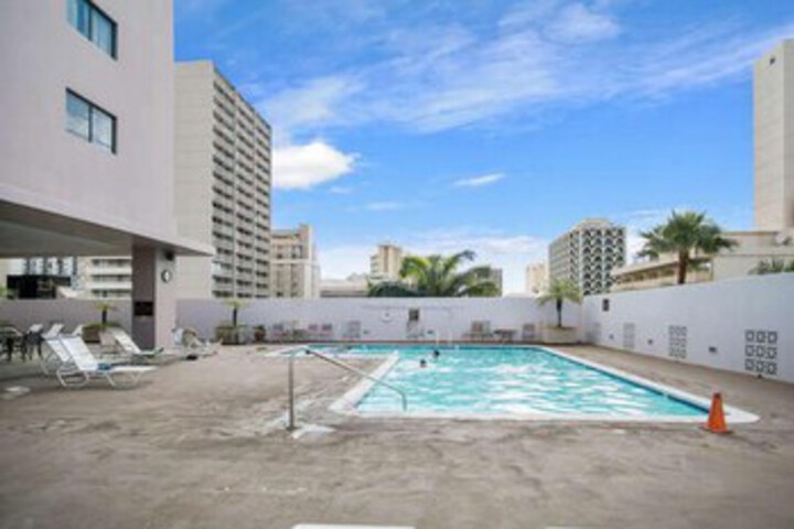 Pool 19 of 26