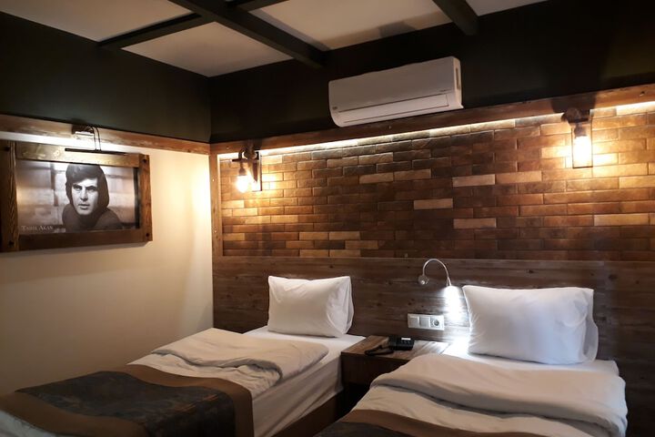 Room 3 of 56