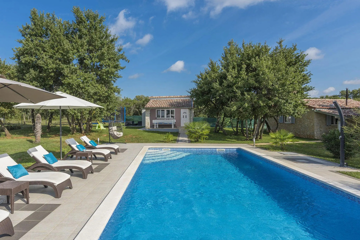 Holiday House with pool garden, playground and BBQ - surrounded by nature