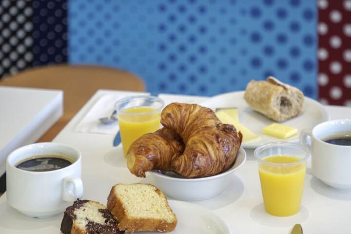 Breakfast/Coffee Service 69 of 74