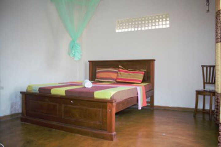 Room 8 of 14