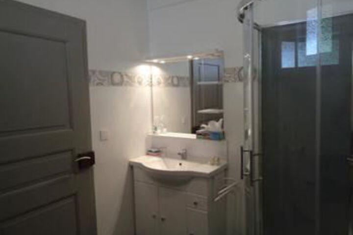 Room 16 of 27