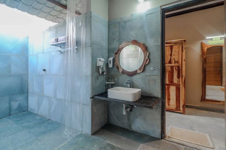 Room 54 of 76