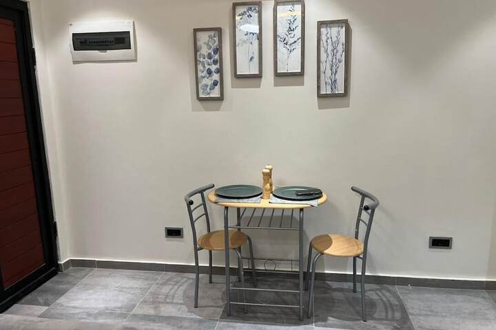 Room 9 of 34