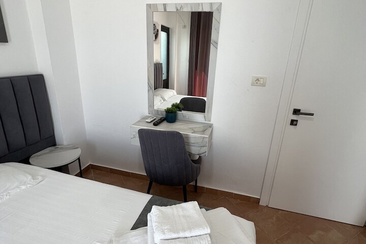Room 54 of 98