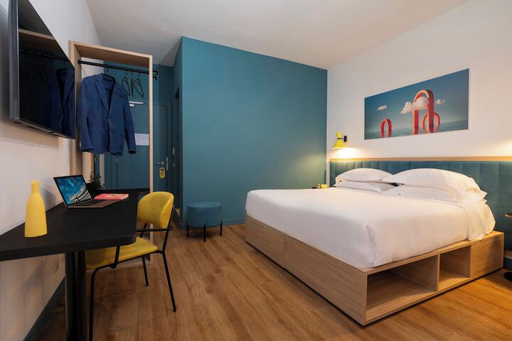 Room 16 of 35
