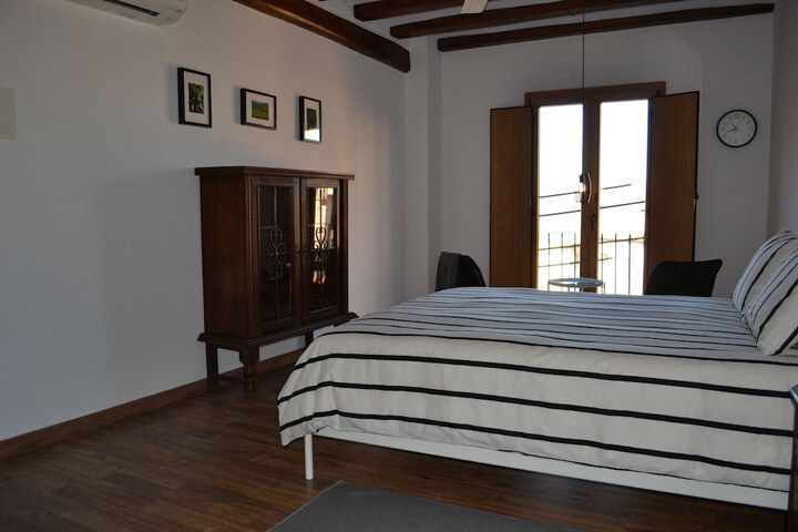 Room 12 of 162