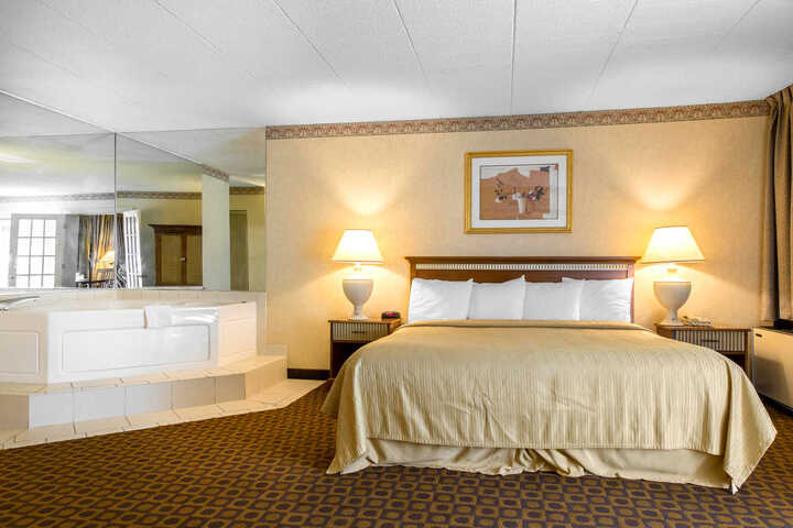 Room 25 of 39