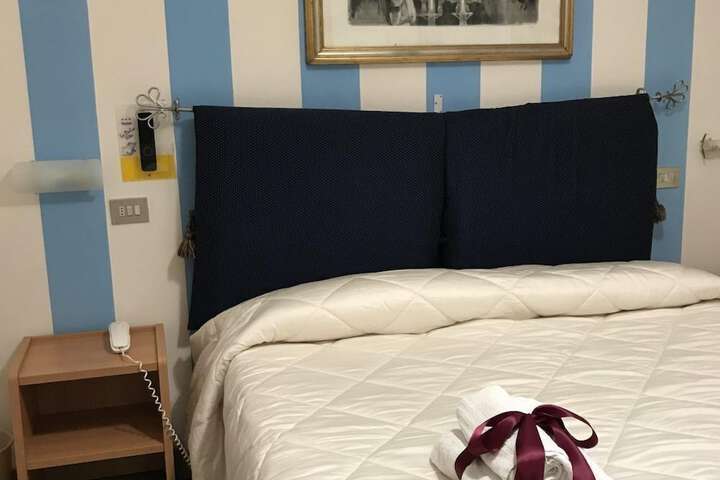 Room 15 of 35