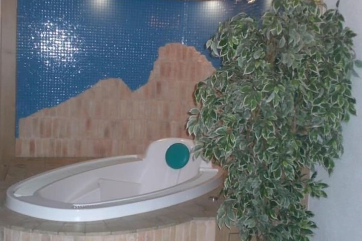 Spa 6 of 15