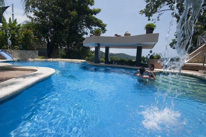 Pool 94 of 178