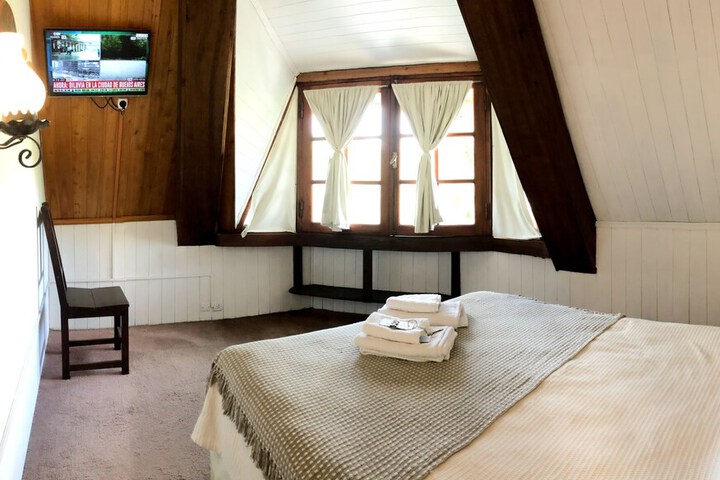 Room 11 of 28