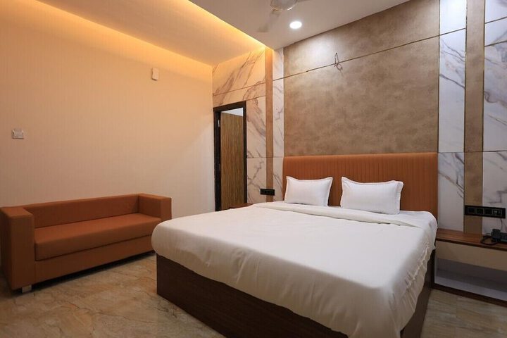 Room 7 of 42
