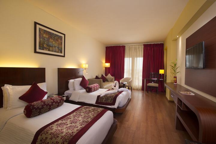 Room 3 of 43