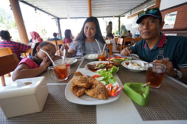 Dining 65 of 80