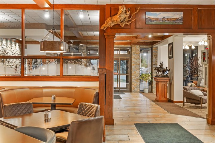 Entrance & Lobby
