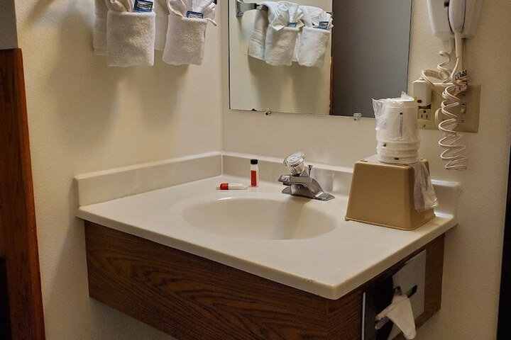 Bathroom amenities