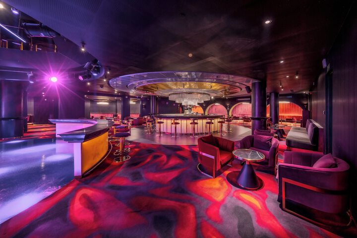 Lounge 47 of 65