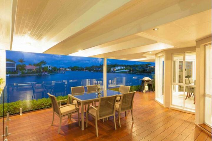 Terrace/Patio 1 of 6