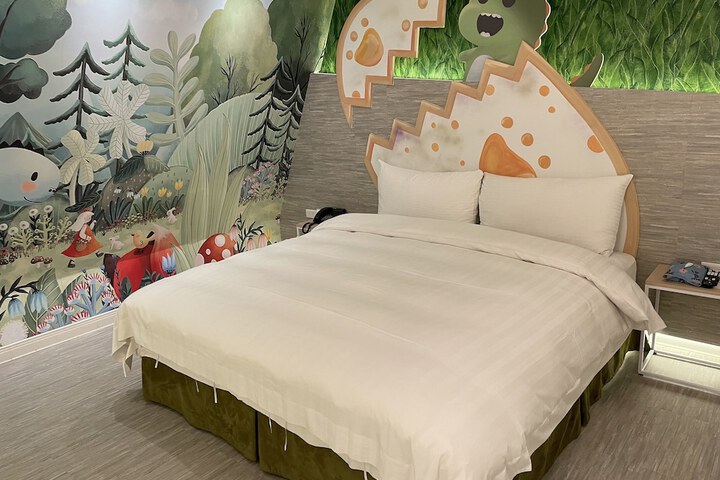 Room 48 of 82
